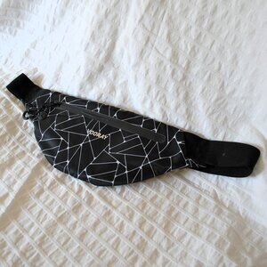 Vooray Black and White Geometric Active Fanny Pack